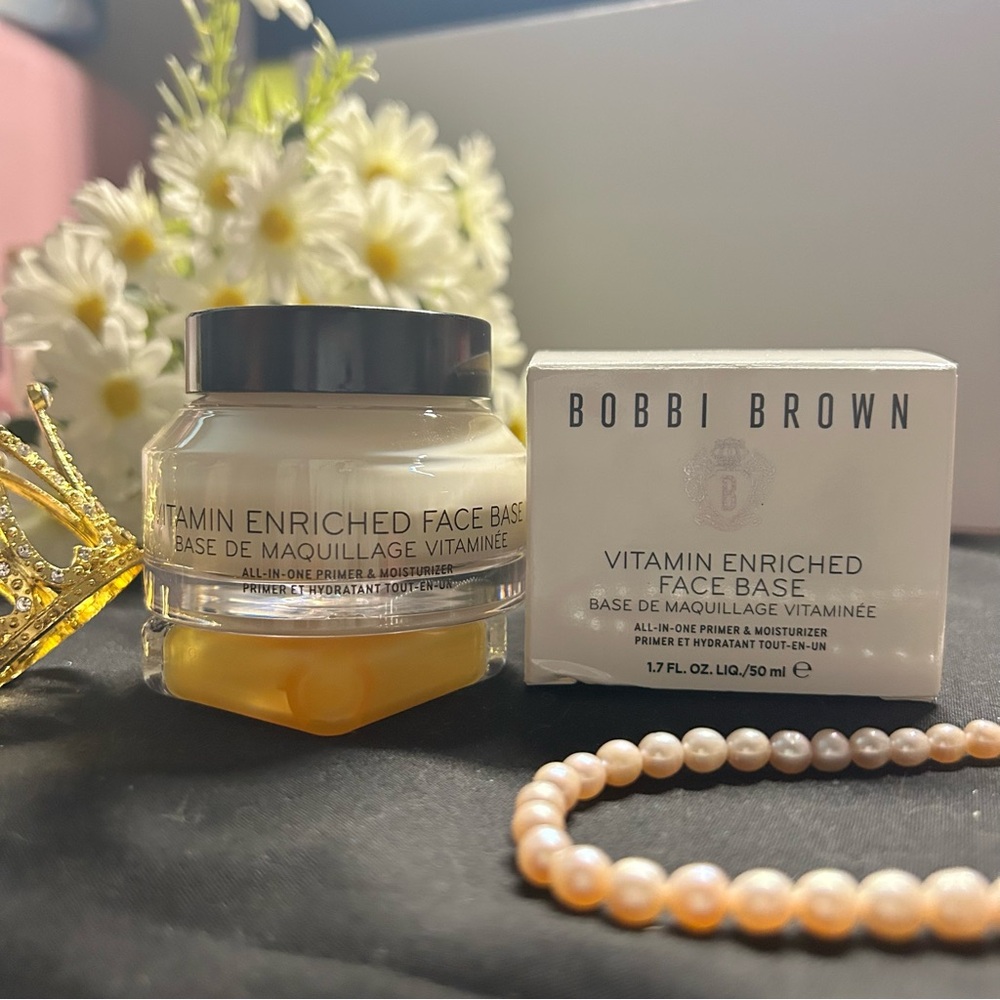 BRAND NEW IN BOX BOBBI BROWN VITAMIN ENRICHED FACE BASE 50 ml! Unused item!!!